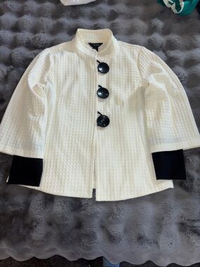 Ali Miles White Textured Jacket with Black Cuffs and Buttons